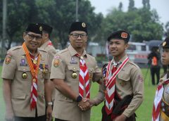 Ditengah Guyuran Hujan, Pramuka Kota Tasikmalaya Tetap Semangat Laksanakan Upacara
