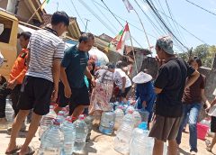 Krisis Air Bersih di Cigantang dan Karikil, BPBD Bersama Plastik Dollar Salurkan Bantuan