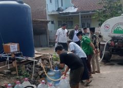Gandeng PT SJMP dan BPBD, GP Ansor Bungursari Salurkan 5000 Liter Air Bersih di Belakang Bale Kota Tasik